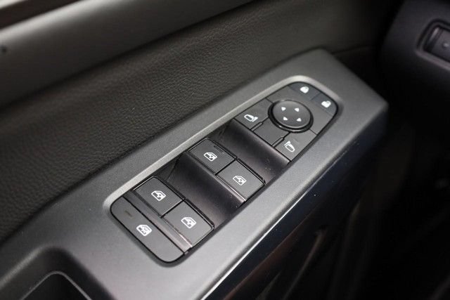 Certified 2025 Nissan Pathfinder SV AWD/4WD image 19