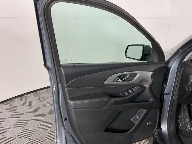 Used 2020 Chevrolet Traverse RS w/ LPO, 'HIT The Road' Package AWD/4WD image 14