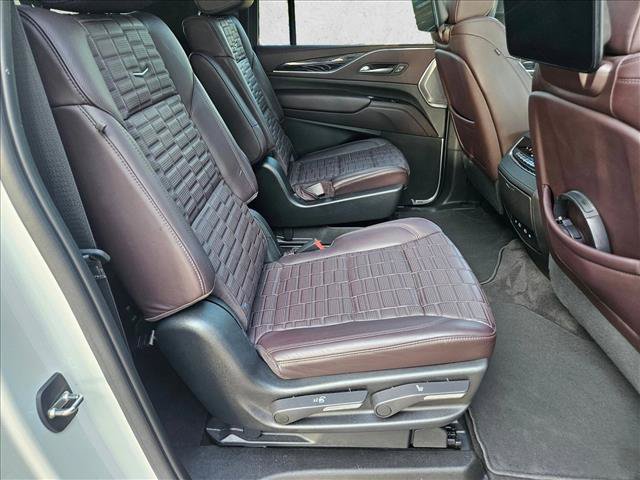 Used 2023 Cadillac Escalade ESV V AWD/4WD image 21