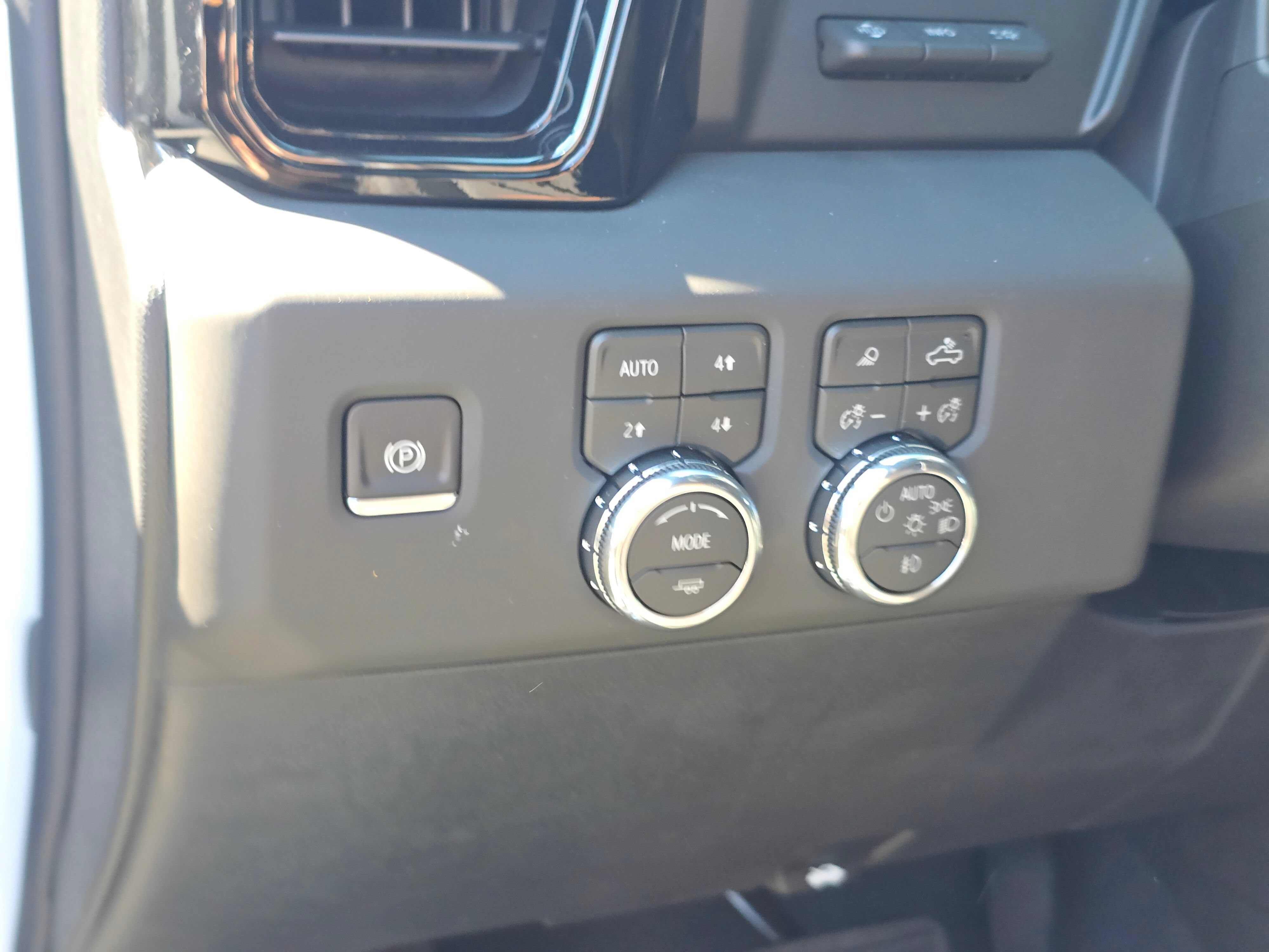 New 2026 GMC Sierra 1500 AT4 w/ AT4 Premium Package AWD/4WD image 15