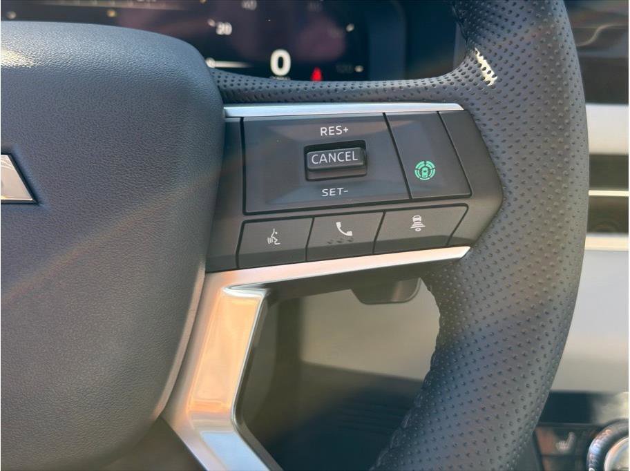 New 2026 Mitsubishi Outlander LE image 14