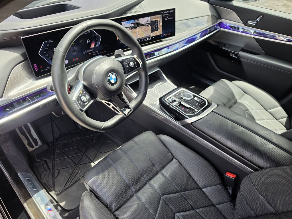 Used 2023 BMW 760i xDrive w/ Executive Package image 30