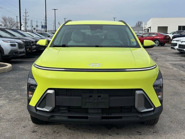 Used 2025 Hyundai Kona SEL image 2
