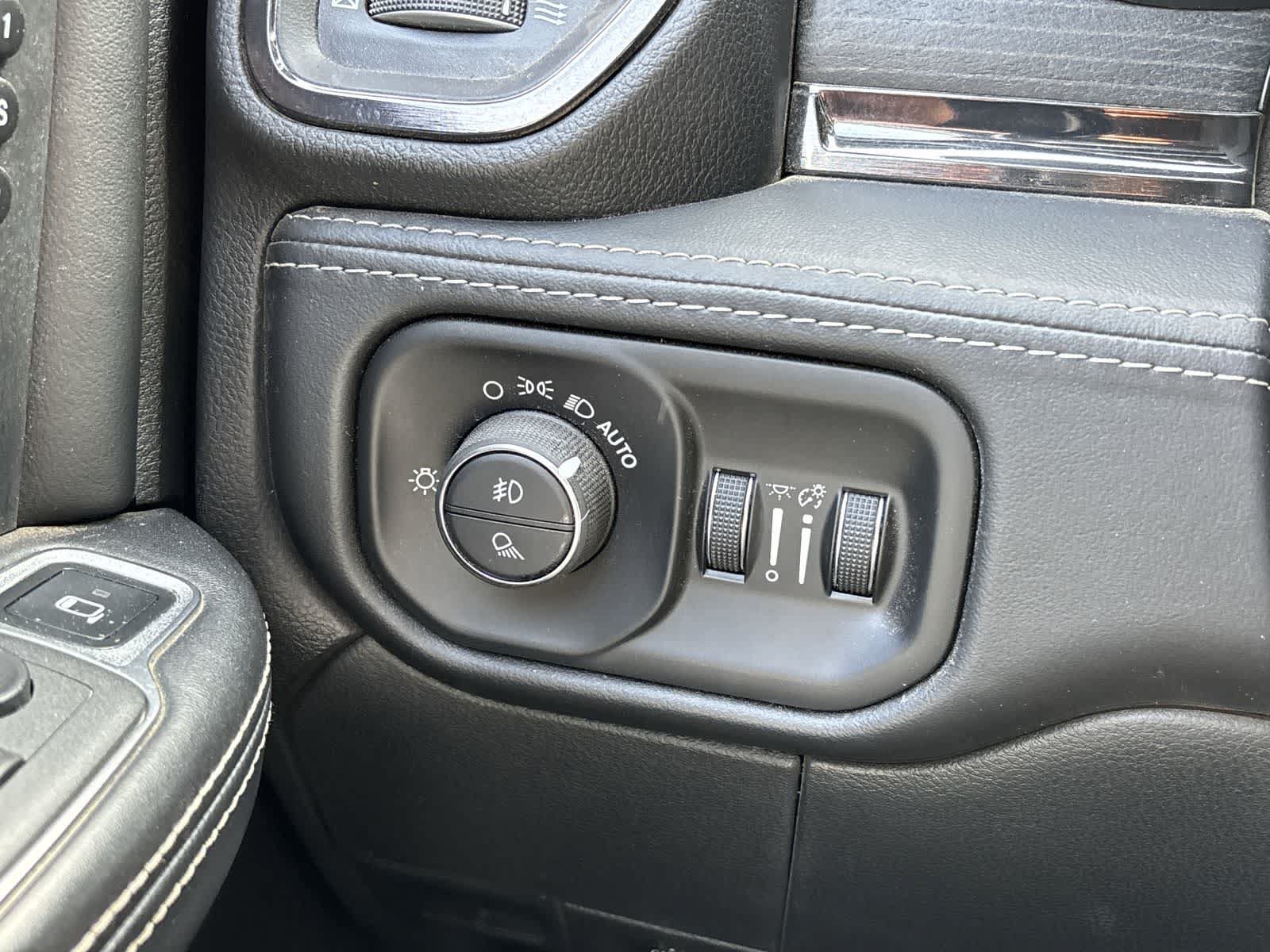 Used 2022 RAM 3500 Limited w/ Cold Weather Group AWD/4WD image 9