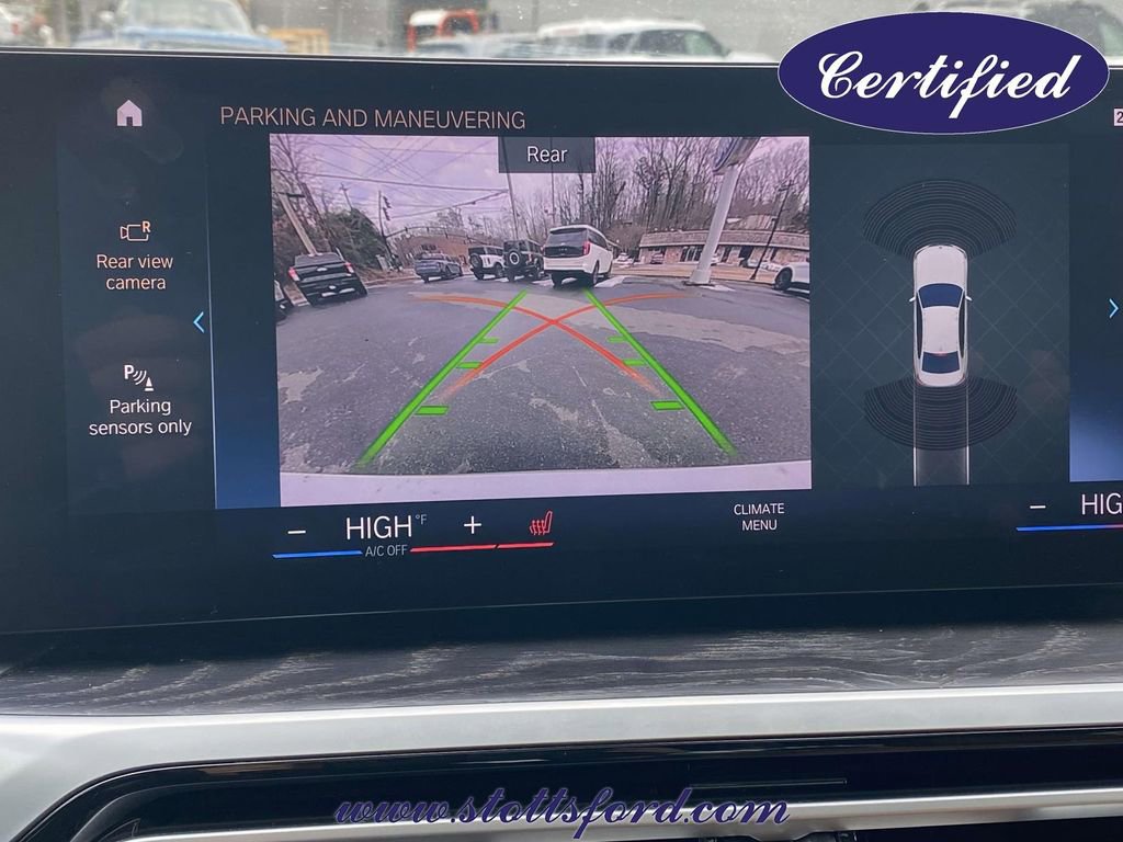 Used 2023 BMW 330i Sedan w/ Premium Package image 28