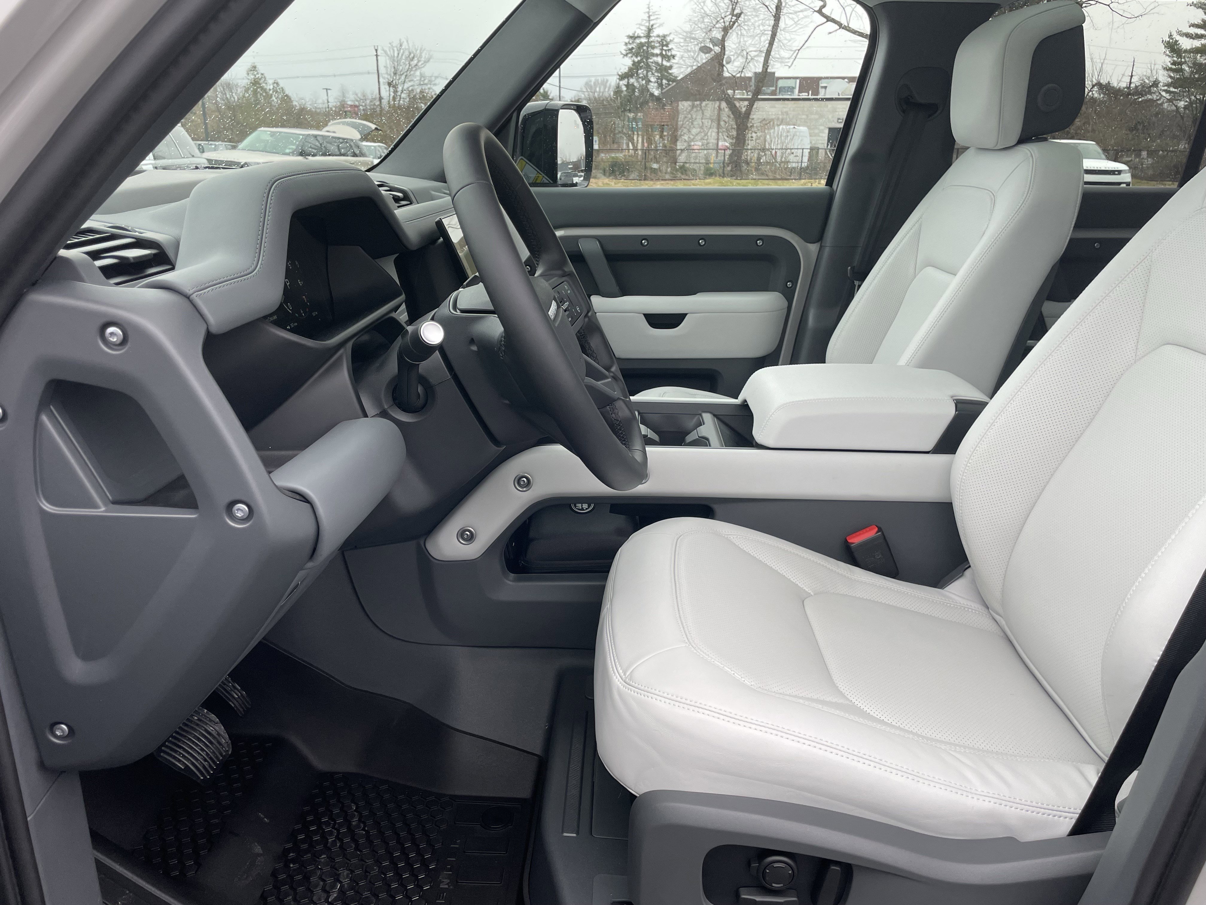 New 2026 Land Rover Defender 110 X-Dynamic SE image 14