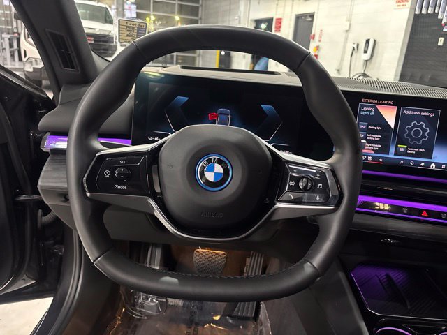 Used 2024 BMW i5 eDrive40i w/ Premium Package RWD image 28
