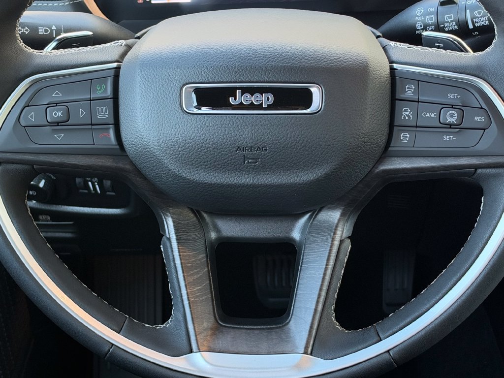 New 2027 Jeep Grand Cherokee Limited AWD/4WD image 19