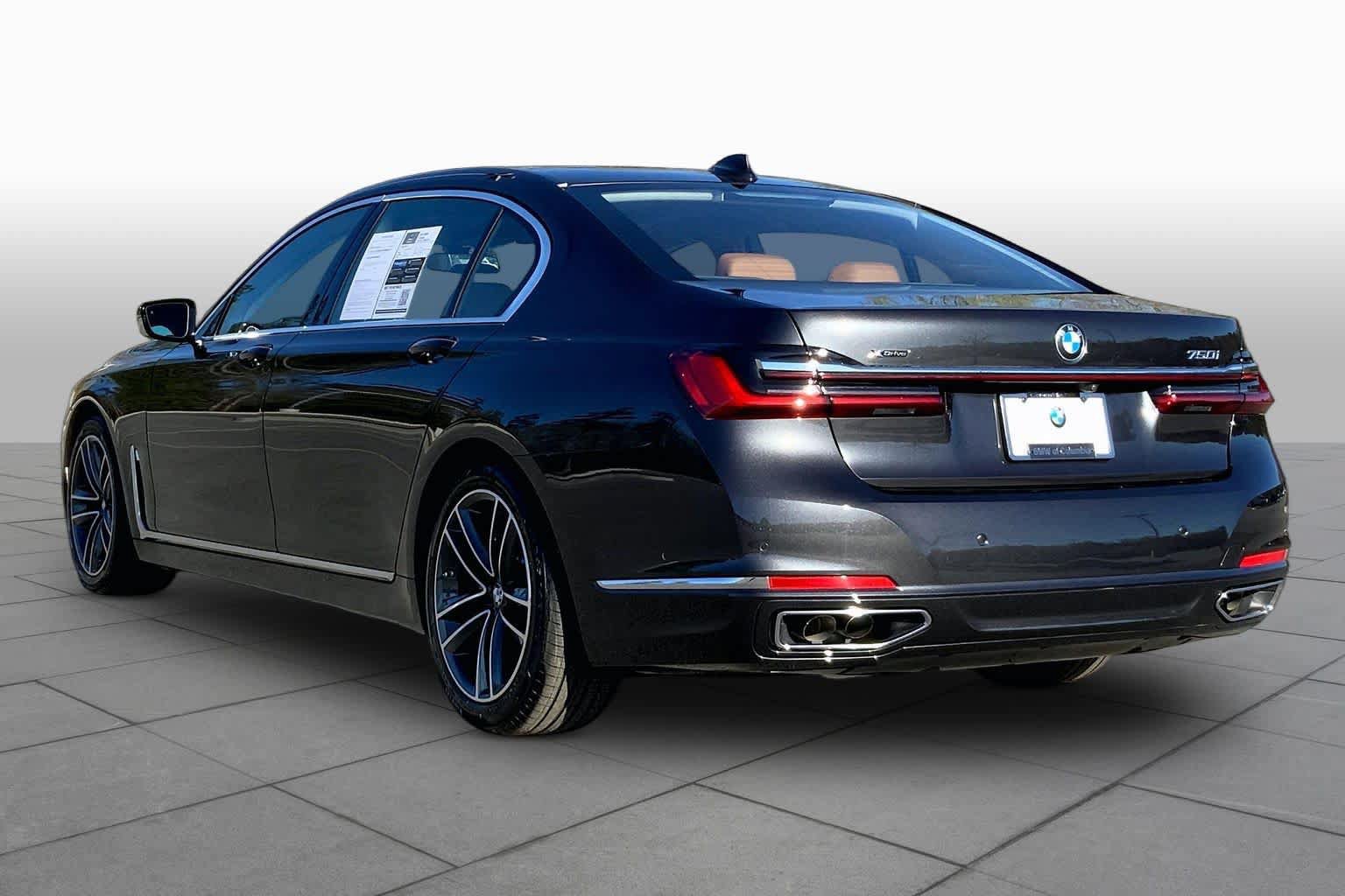 Used 2022 BMW 750i xDrive AWD/4WD image 11