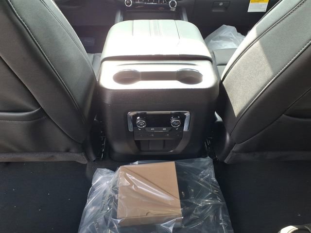 New 2026 Chevrolet Suburban High Country image 17