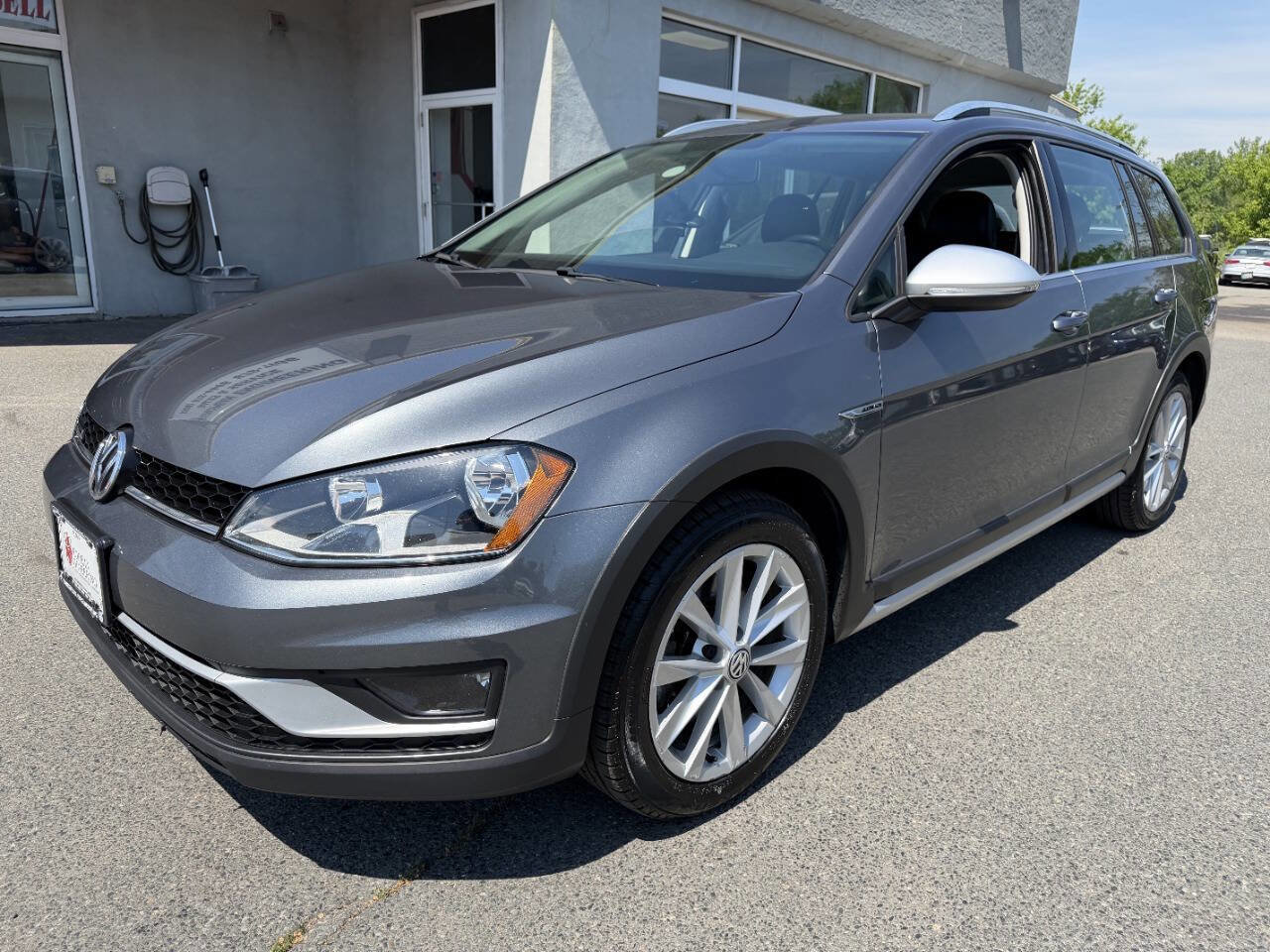 Used 2017 Volkswagen Golf Alltrack S AWD/4WD image 3