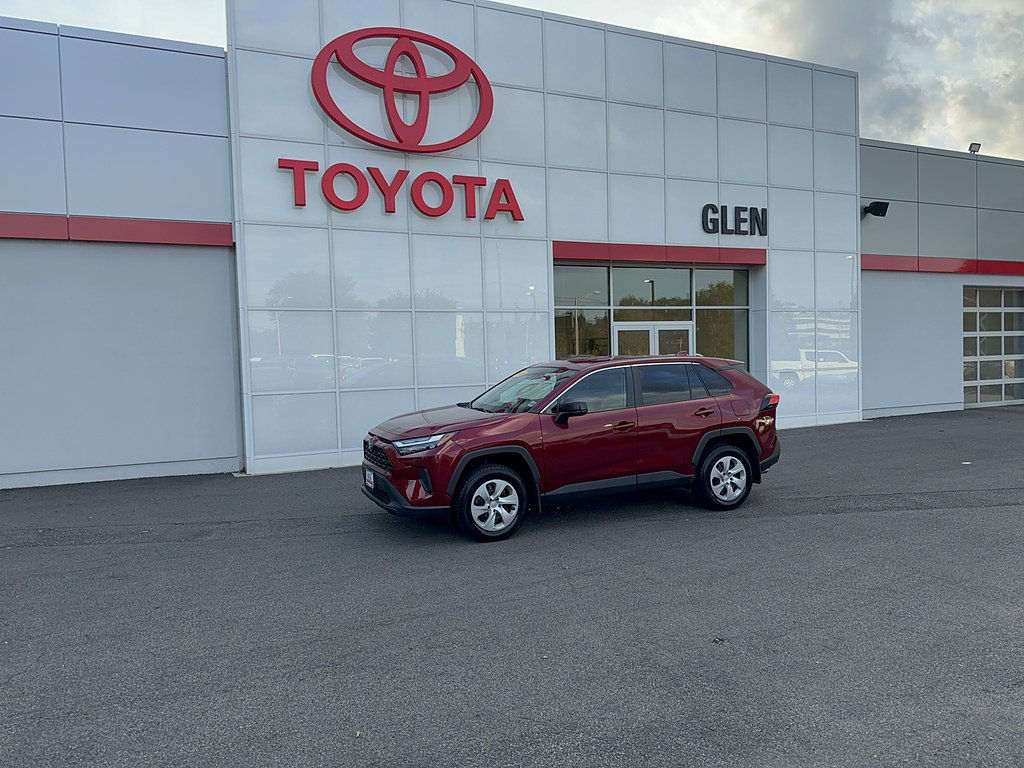 Certified 2023 Toyota RAV4 LE AWD/4WD image 1