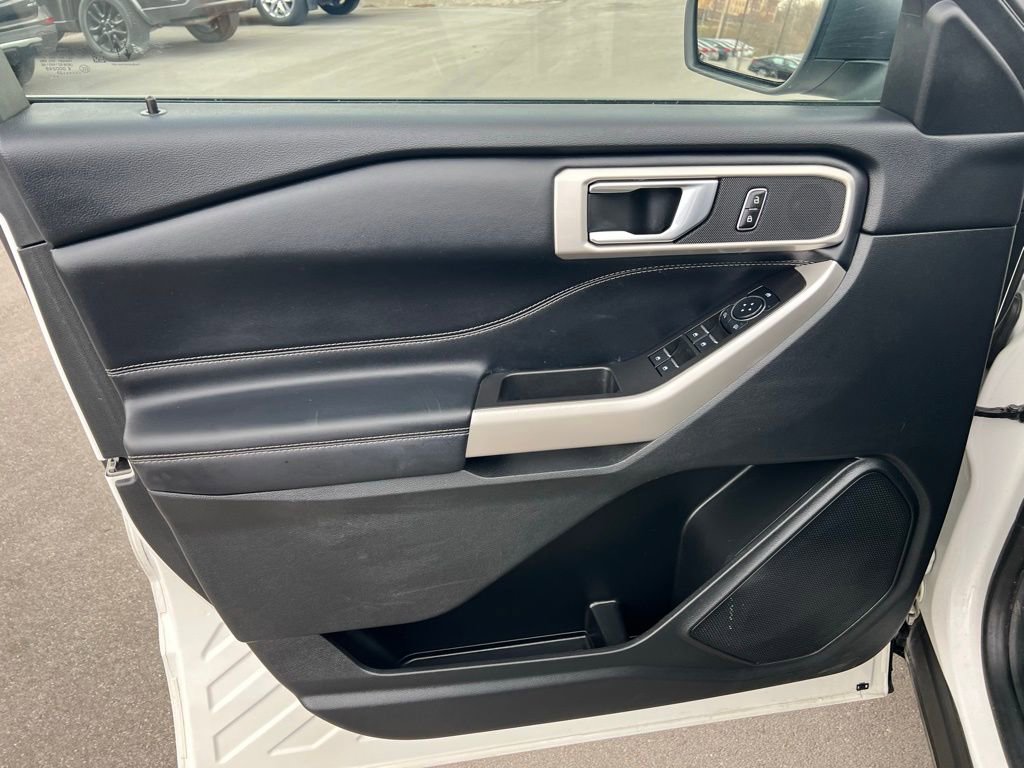 Used 2023 Ford Explorer XLT w/ Equipment Group 202A image 19