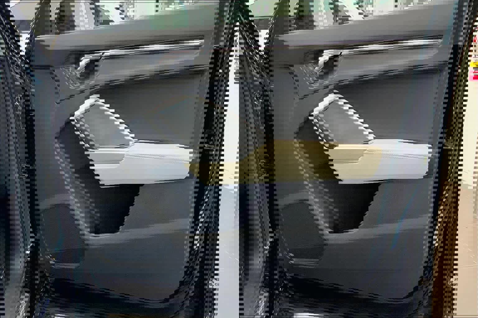 Used 2020 Audi Q3 2.0T Premium w/ Convenience Package image 24