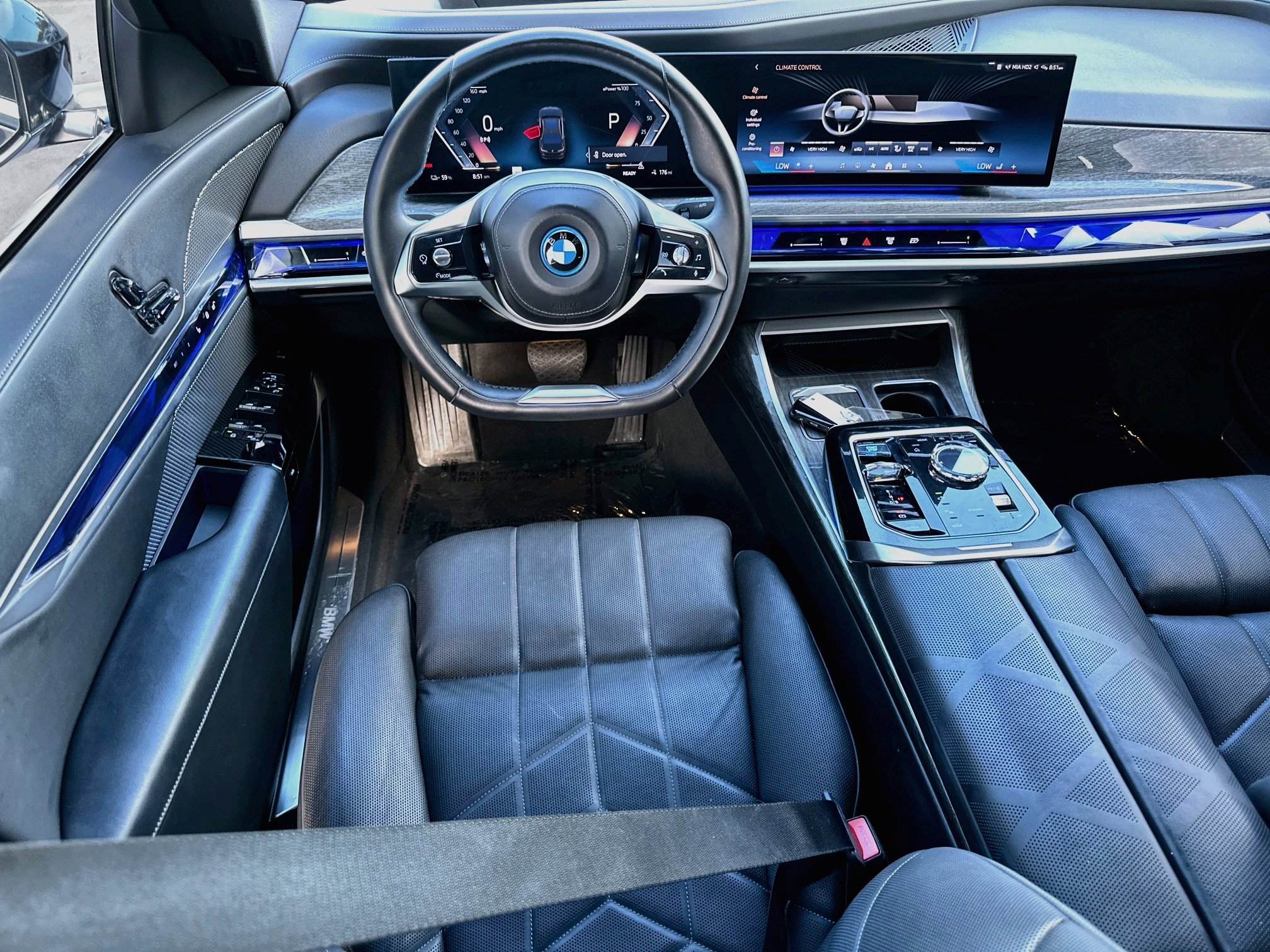 Certified 2024 BMW i7 xDrive60 AWD/4WD image 24