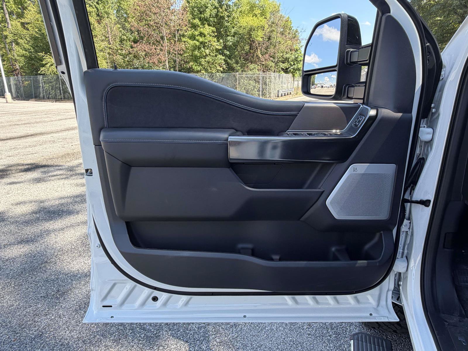 New 2026 Ford F350 Platinum w/ Tremor Off-Road Package AWD/4WD image 18