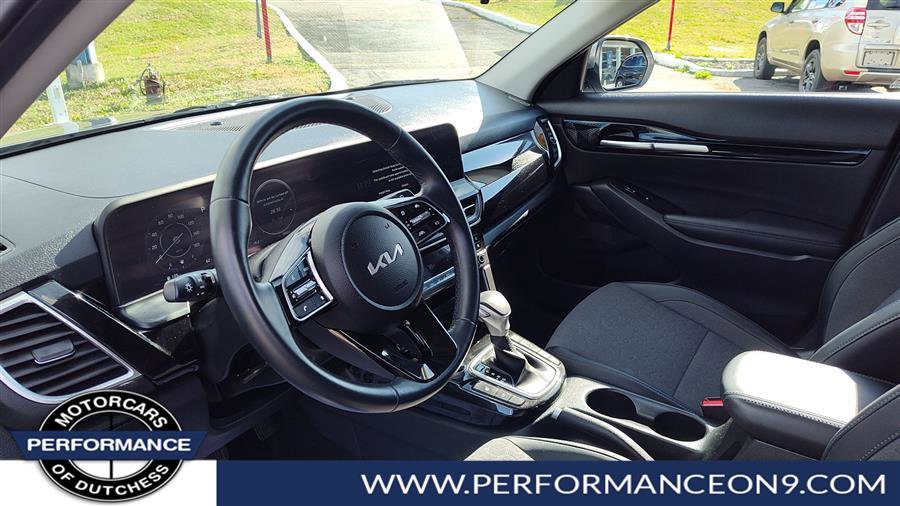 Used 2024 Kia Seltos X-Line image 11