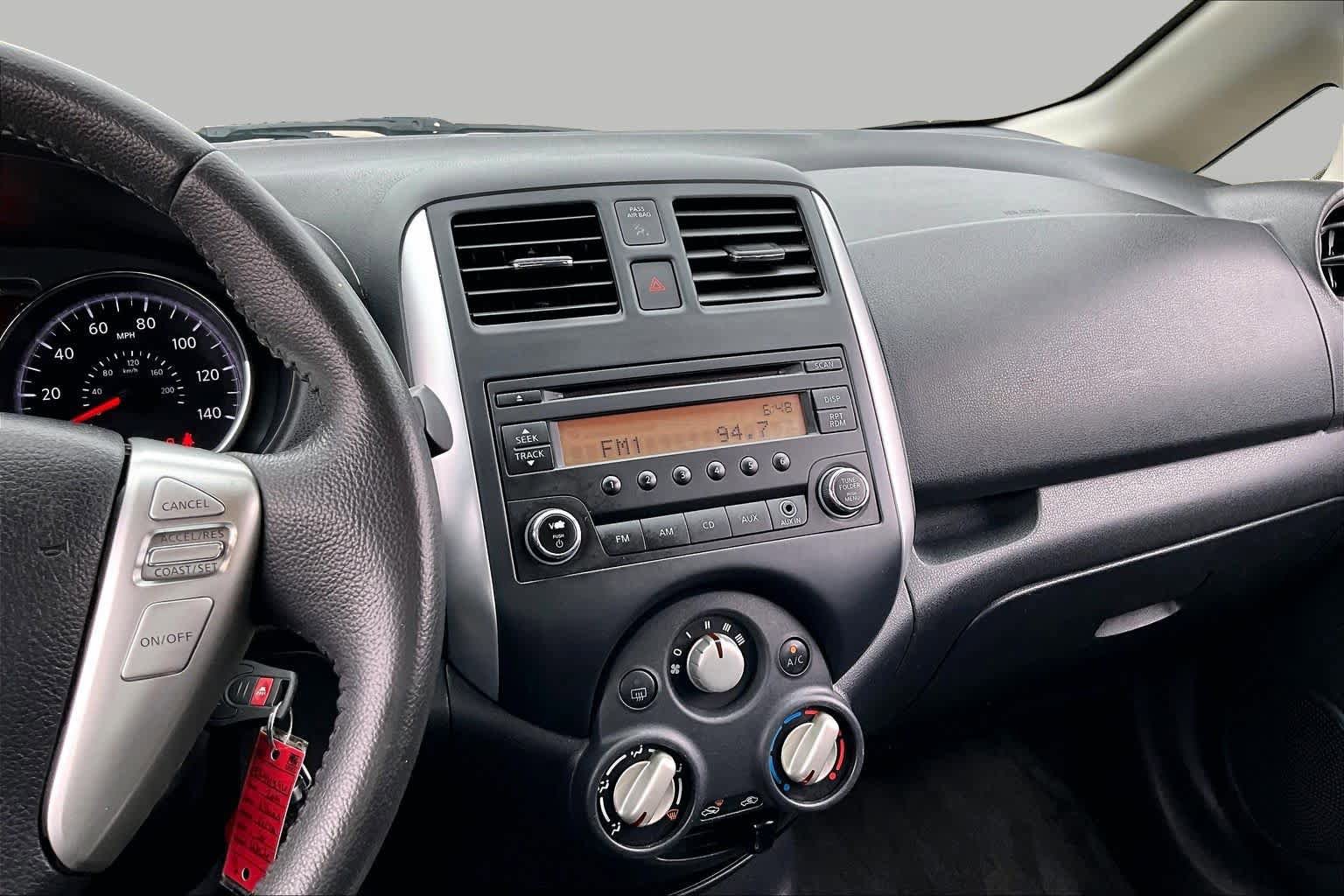 Used 2014 Nissan Versa Note SV w/ Sport Value Package FWD image 7