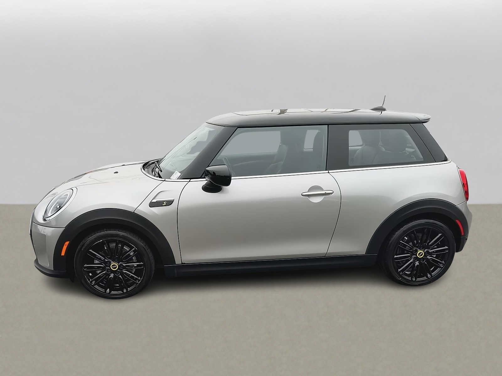 Used 2024 MINI Cooper SE FWD image 5