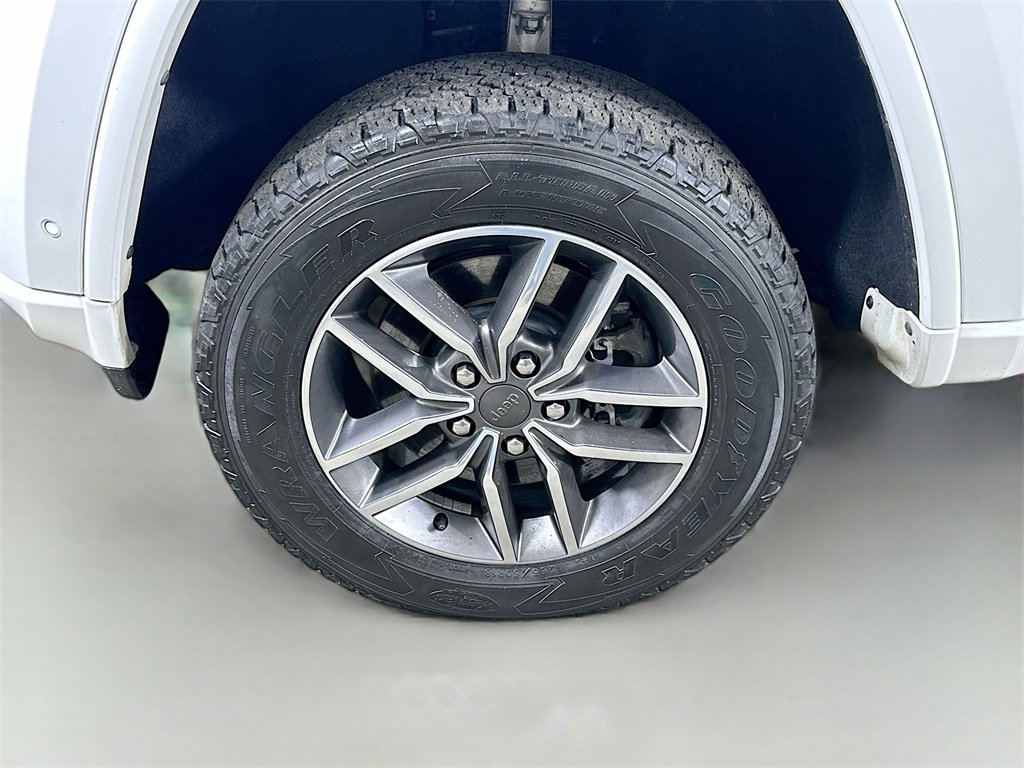 Used 2019 Jeep Grand Cherokee Overland image 8