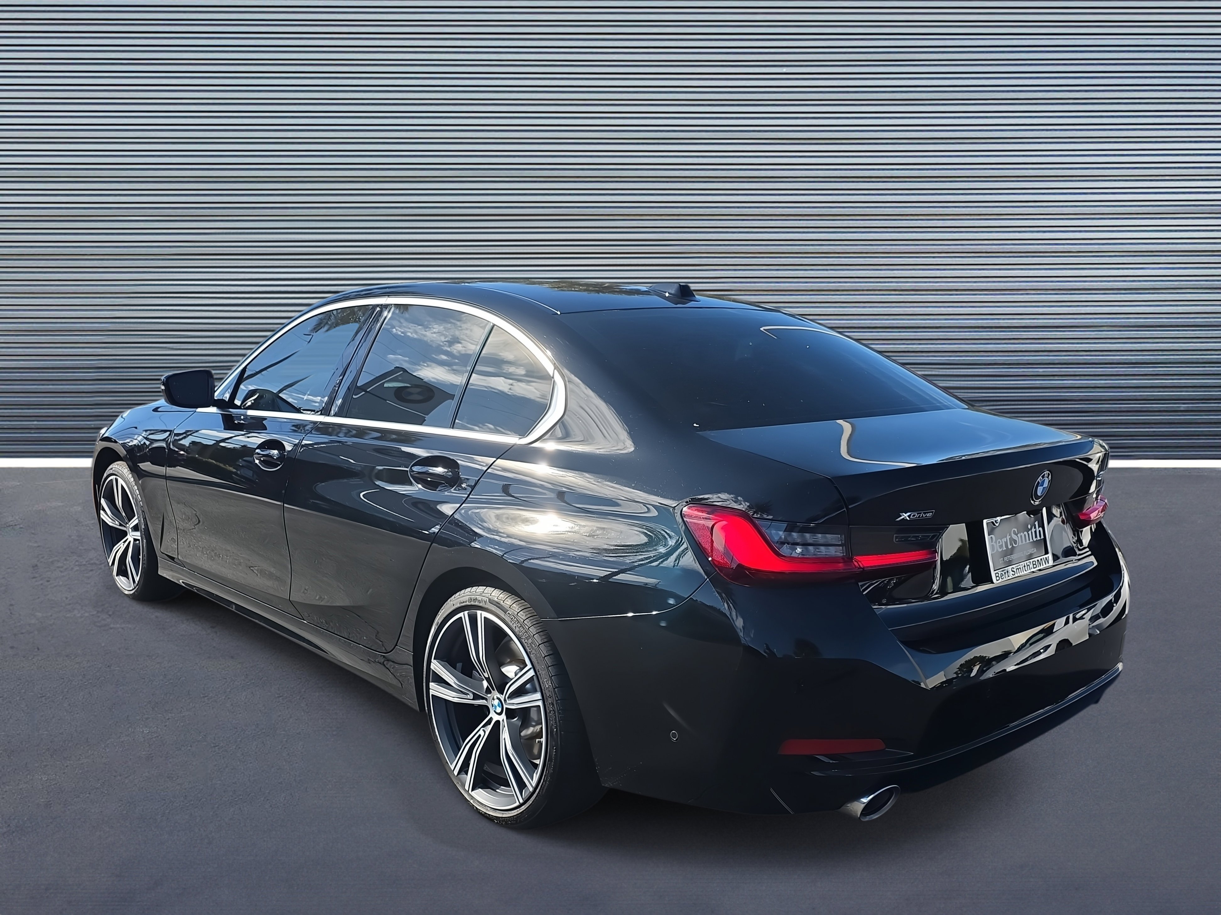 Used 2024 BMW 330i xDrive Sedan w/ Premium Package image 4