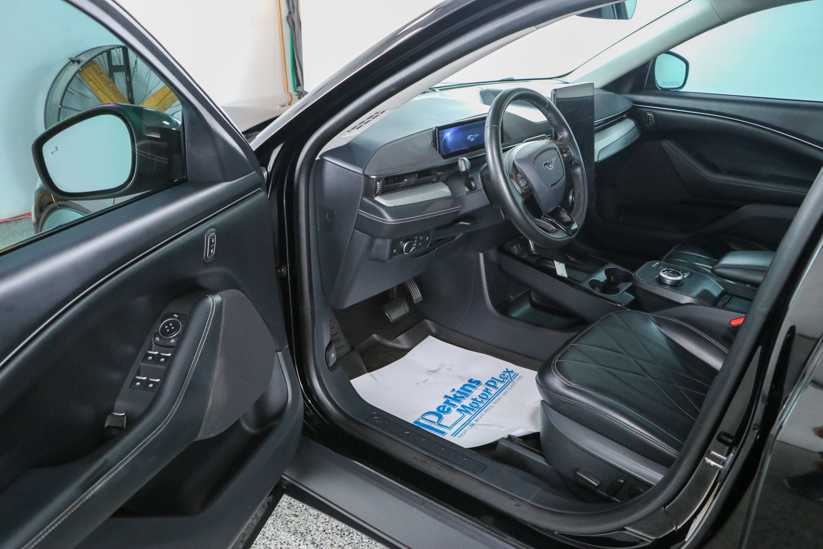 Used 2022 Ford Mustang Mach-E Select RWD image 3