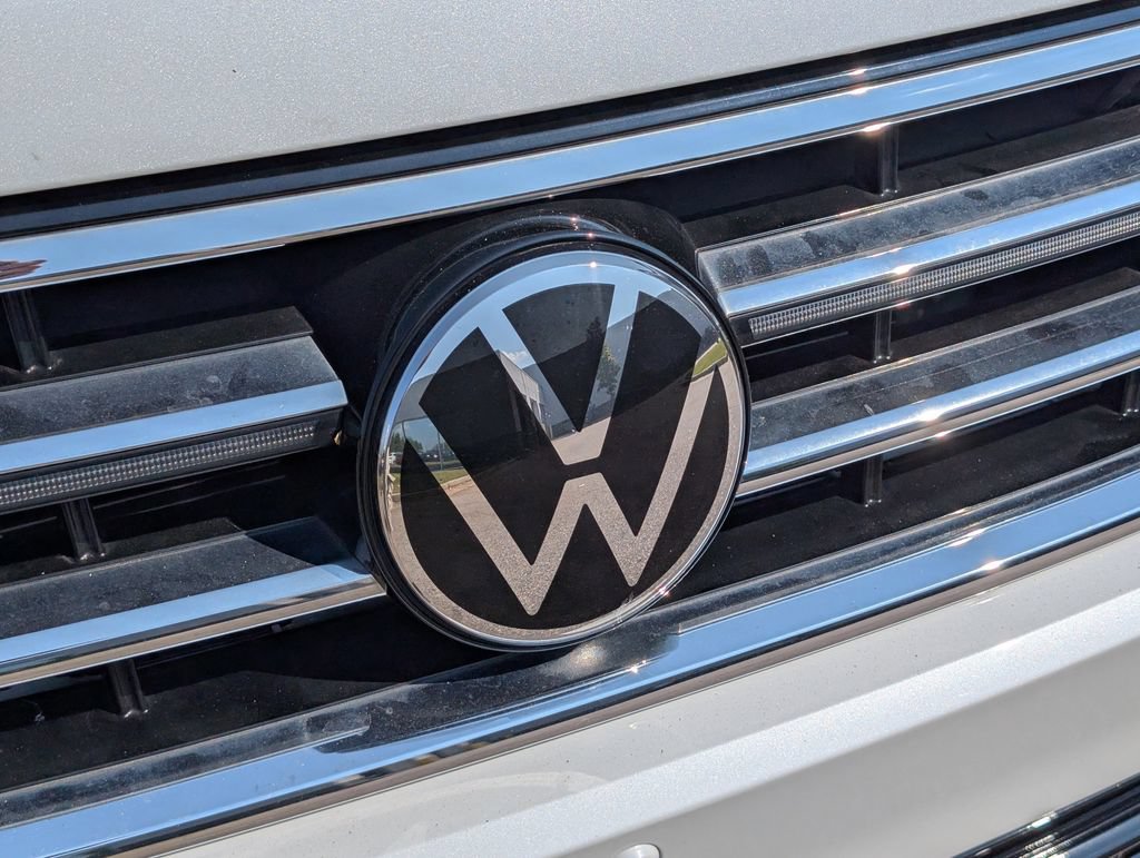 Used 2022 Volkswagen Tiguan SEL R-Line AWD/4WD image 28