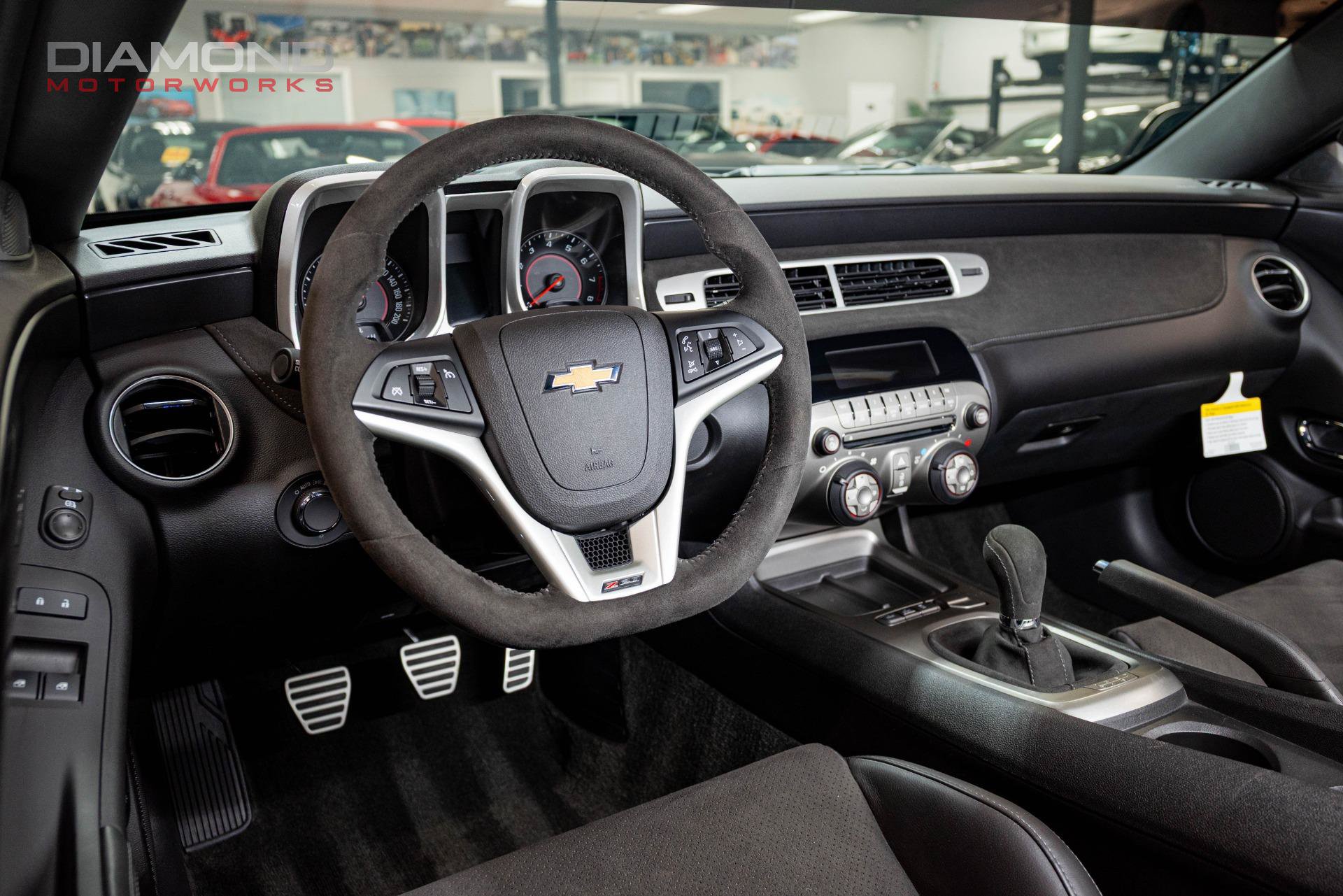 Used 2015 Chevrolet Camaro Z/28 RWD image 18