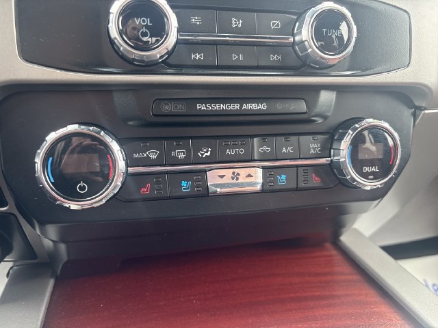 Used 2022 Ford F350 King Ranch AWD/4WD image 27