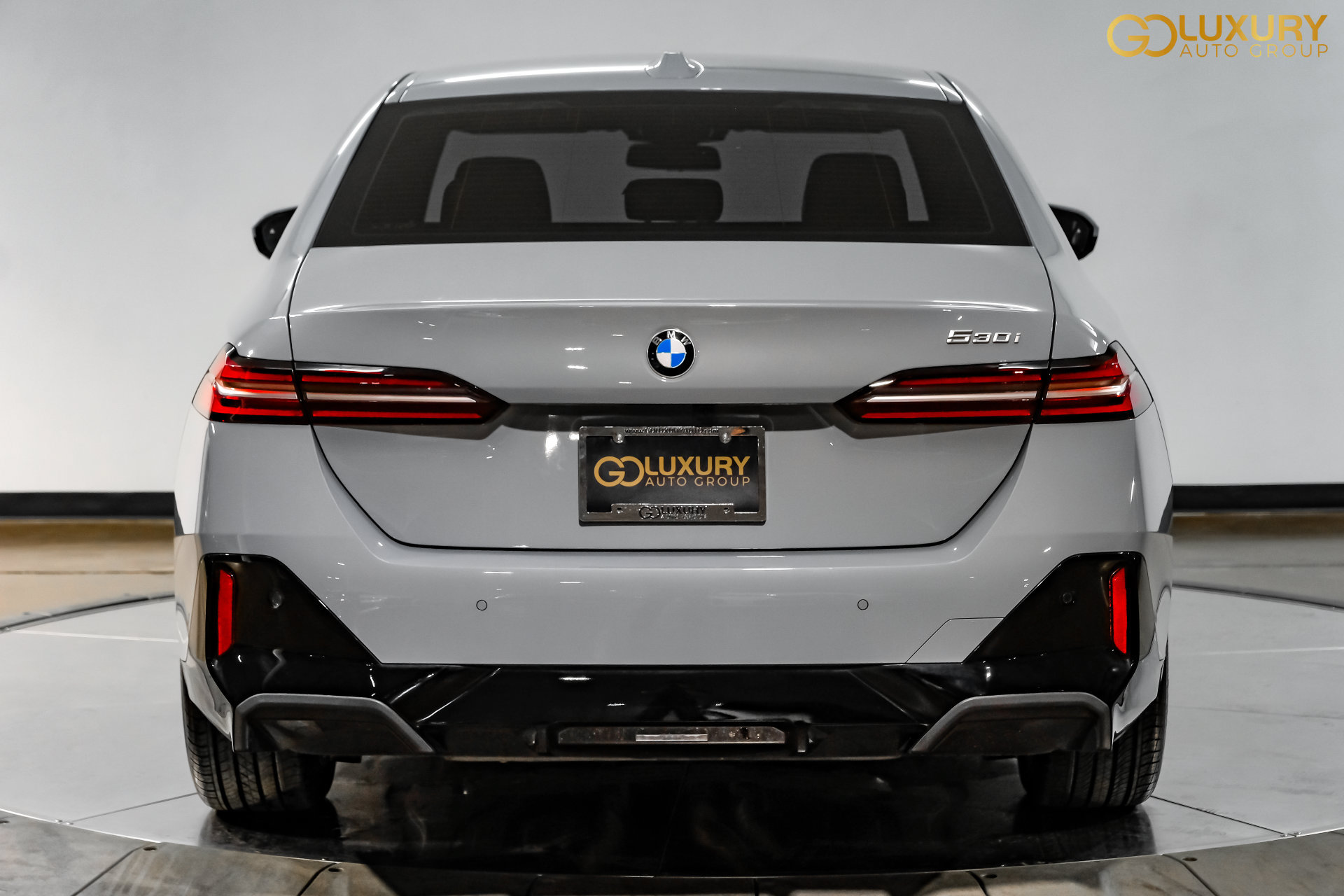 Used 2026 BMW 530i RWD image 11