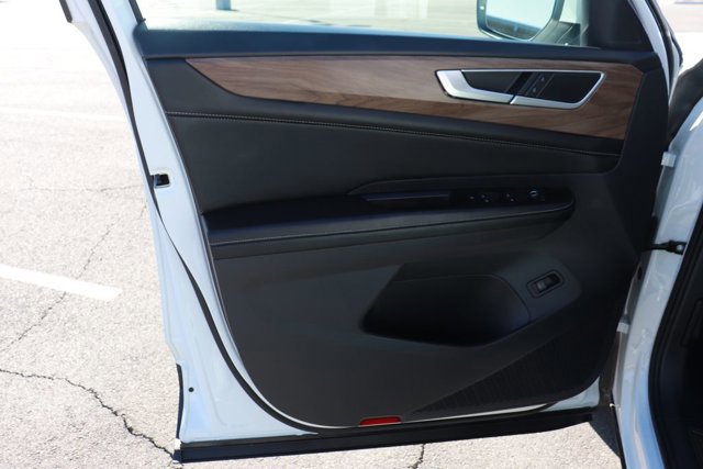 Used 2024 Volkswagen Atlas SE image 12