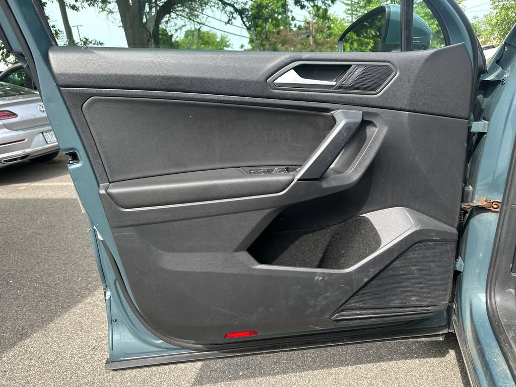 Used 2019 Volkswagen Tiguan SE w/ Panoramic Sunroof Package FWD image 10