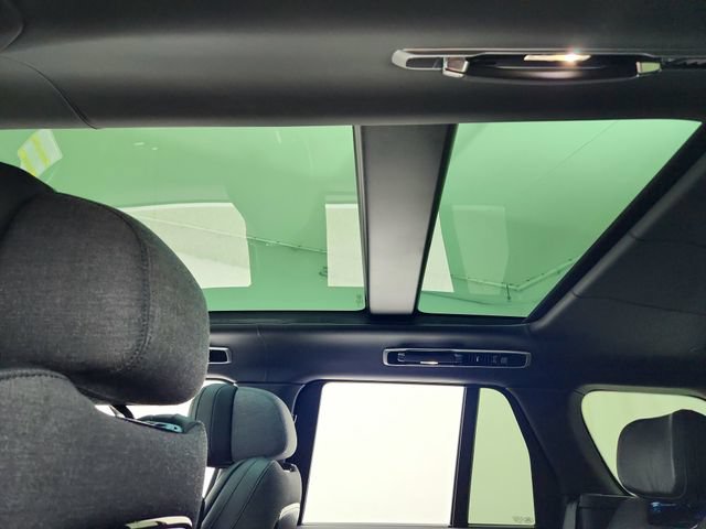 New 2026 Land Rover Range Rover SV AWD/4WD image 18