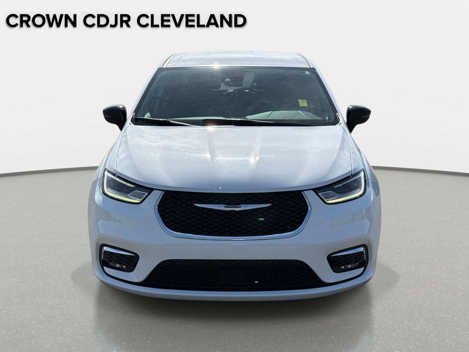 Used 2024 Chrysler Pacifica Limited FWD image 10