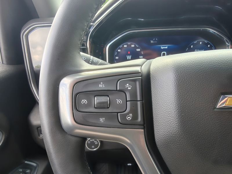 Used 2025 Chevrolet Silverado 1500 LT AWD/4WD image 13