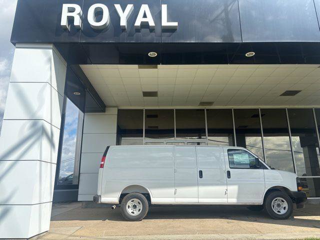 New 2025 GMC Savana 3500 Extended w/ Driver Convenience Package
