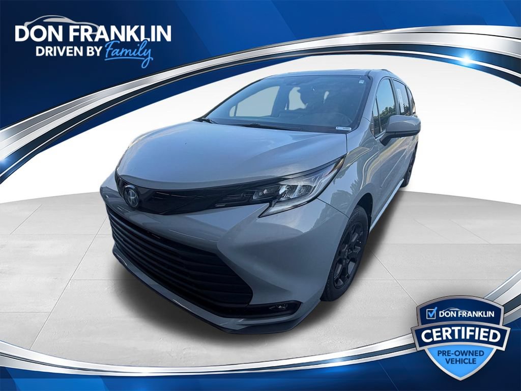 Used 2025 Toyota Sienna XLE Woodland Edition AWD/4WD image 1