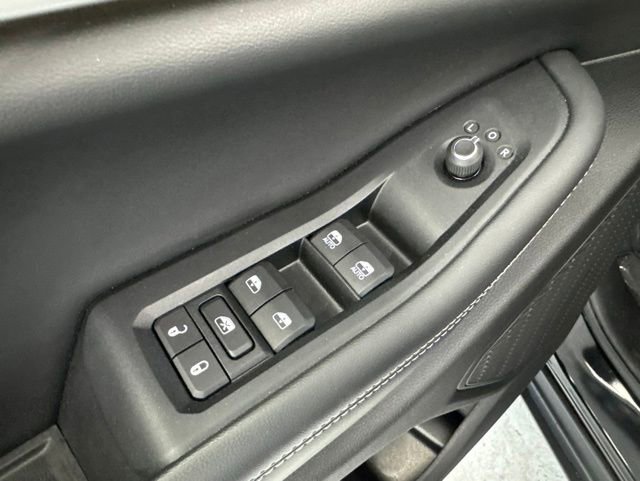 Used 2023 Jeep Grand Cherokee Limited w/ Black Appearance Package AWD/4WD image 20