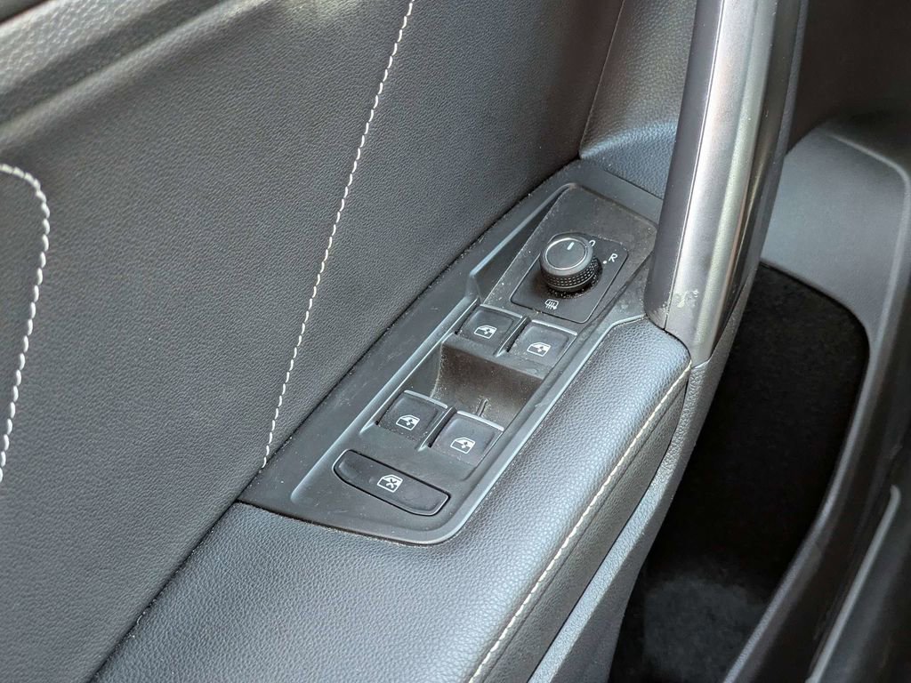 Used 2023 Volkswagen Tiguan SE R-Line FWD image 24