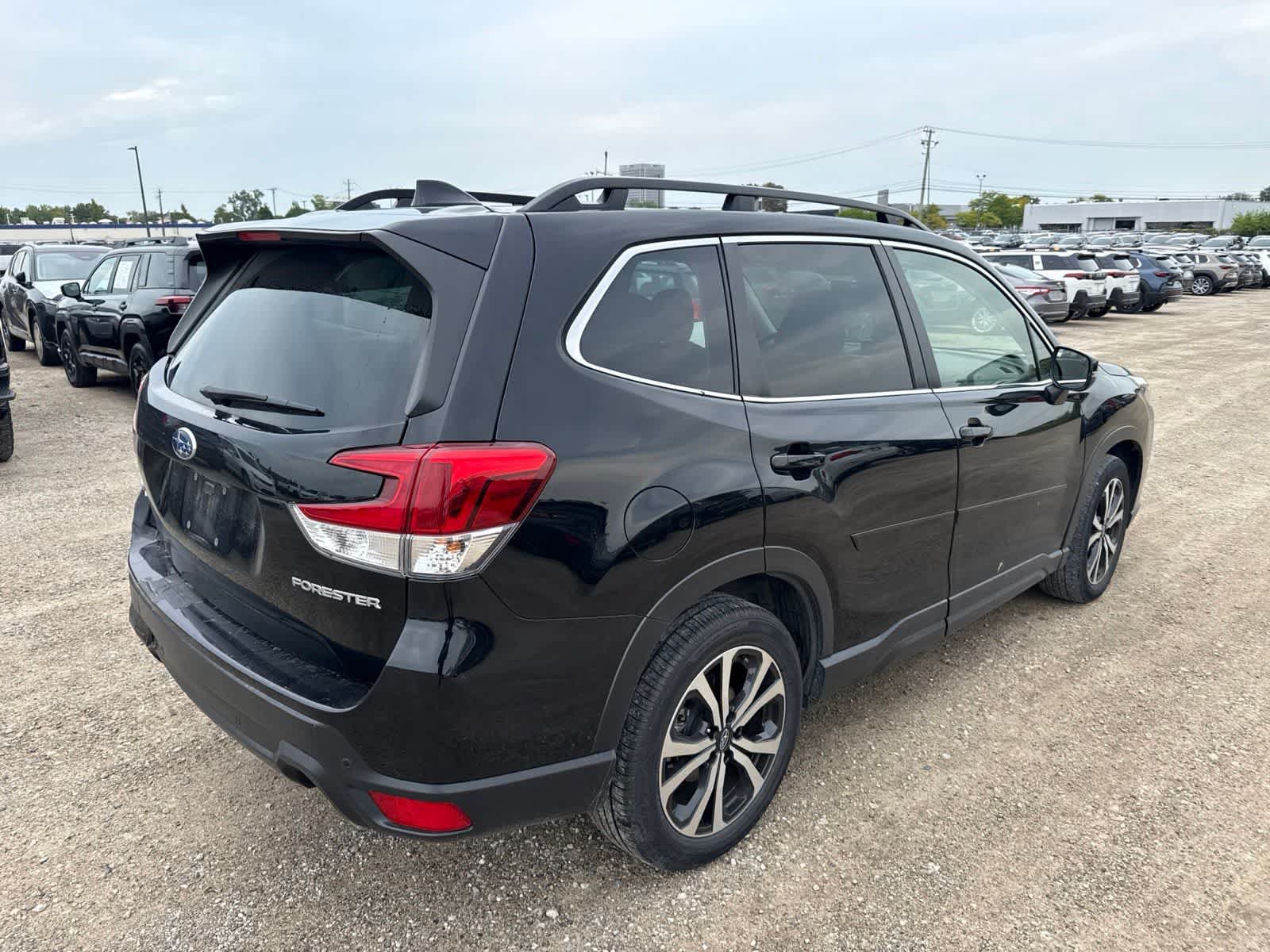 Used 2023 Subaru Forester Limited AWD/4WD image 3