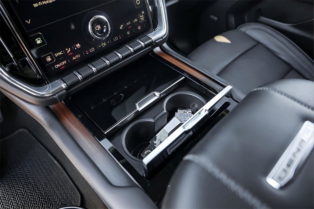 Used 2025 GMC Yukon XL Denali image 19