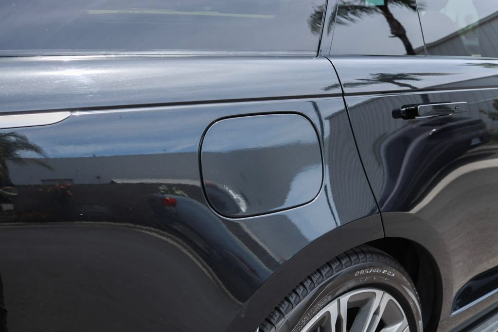 Used 2023 Land Rover Range Rover Autobiography AWD/4WD image 13