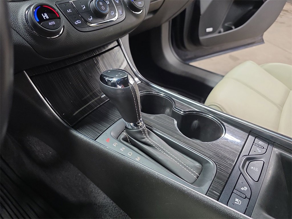 Used 2018 Chevrolet Impala Premier w/ Premier Convenience Package image 25