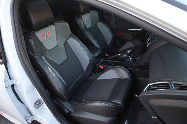 Used 2017 Ford Focus ST w/ Equipment Group 401A FWD image 44