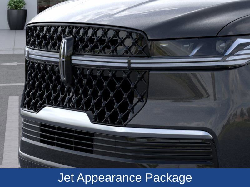 New 2025 Lincoln Navigator Reserve w/ Jet Appearance Package image 17