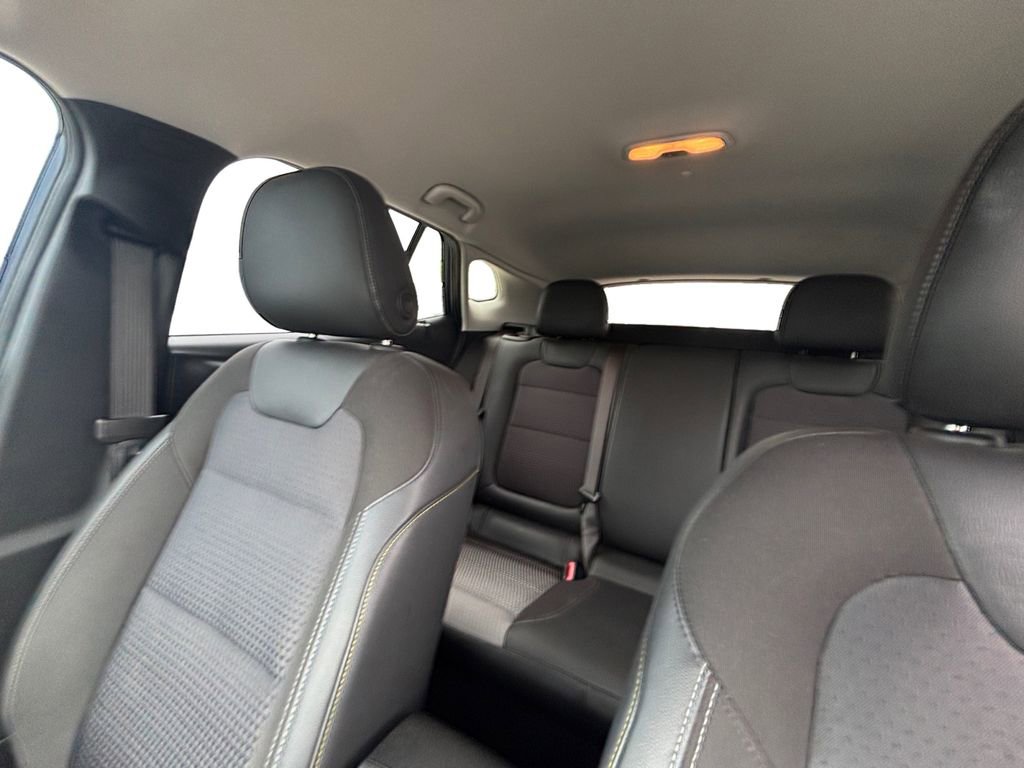 Used 2024 Chevrolet Trax LT FWD image 30