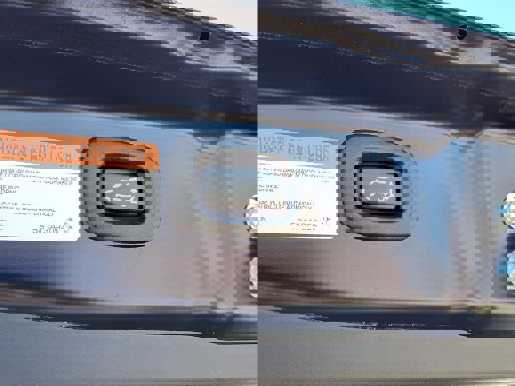 Used 2020 Mitsubishi Outlander SEL image 4