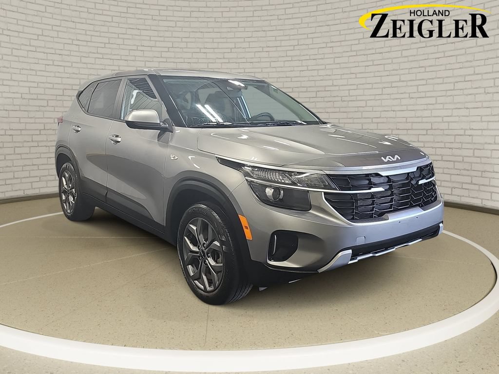 Used 2024 Kia Seltos LX AWD/4WD image 3