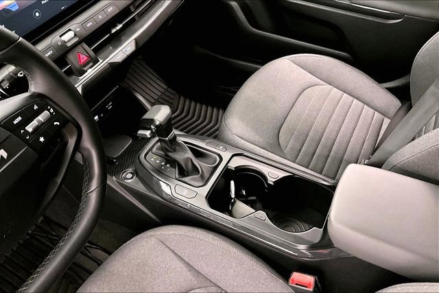 Used 2025 Kia K4 EX image 17