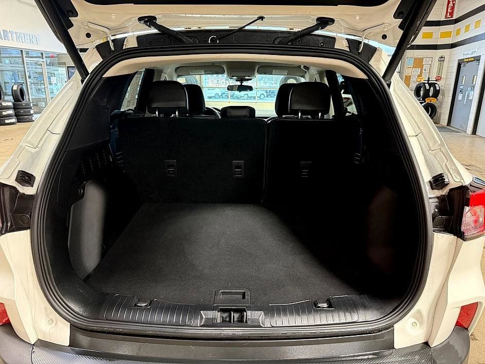 Used 2022 Ford Escape SEL image 21